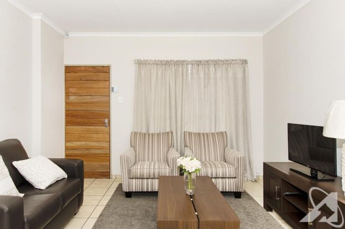 Property #2399894, Townhouse For Sale in Pioniers Park Ext 1