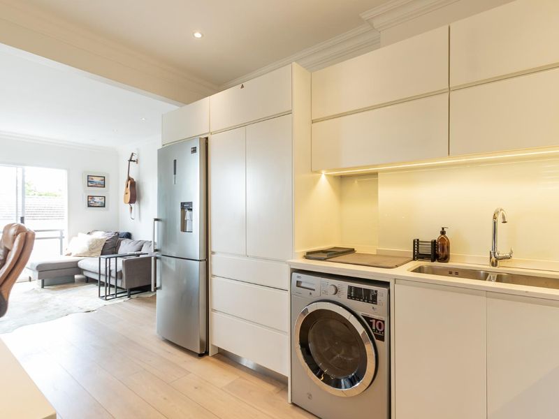 Modern Elegance In Prime Location - Photo 10