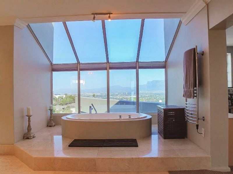 4 Bedroom House for sale in Plattekloof - Photo 6