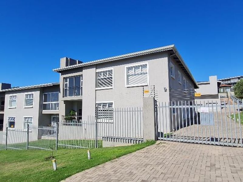 Relax in style in this ground-floor coastal unit - Photo 2
