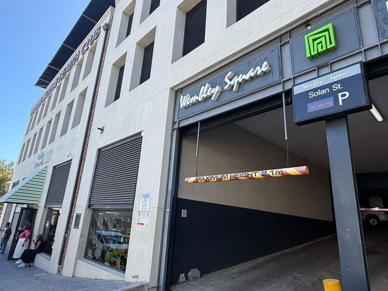 154m2 retail unit to let at Wembley Square near entrance - Photo 2