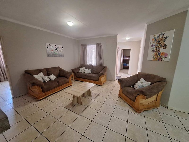 Modern Elegance - Entertain and Relax in Style - Photo 9