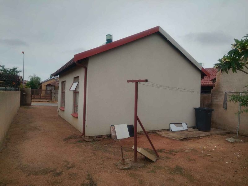 2 bedrooms house for sale in Soshanguve VV EXT 3 - Photo 2