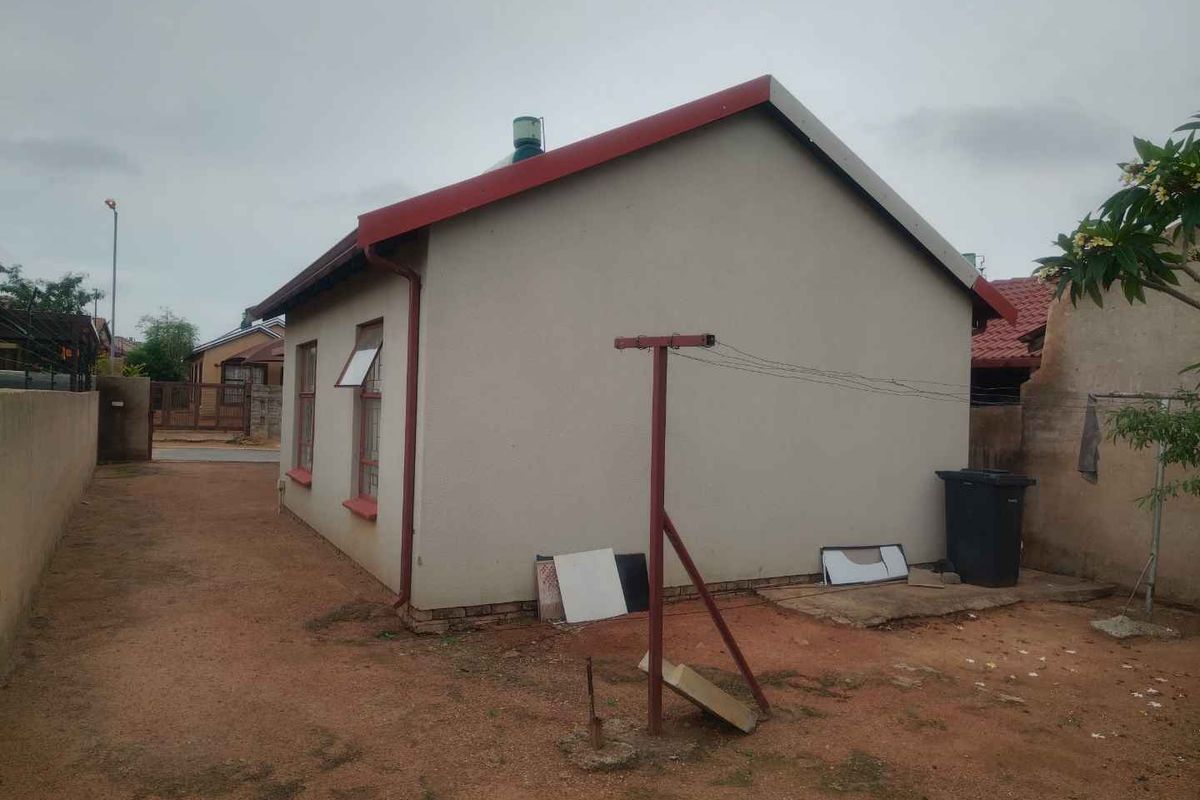 2 bedrooms house for sale in Soshanguve VV EXT 3 - Photo 2