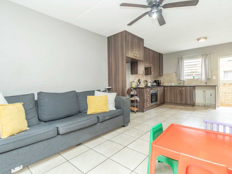 3 Bedroom House  for Sale in Wilgeheuwel - Photo 6