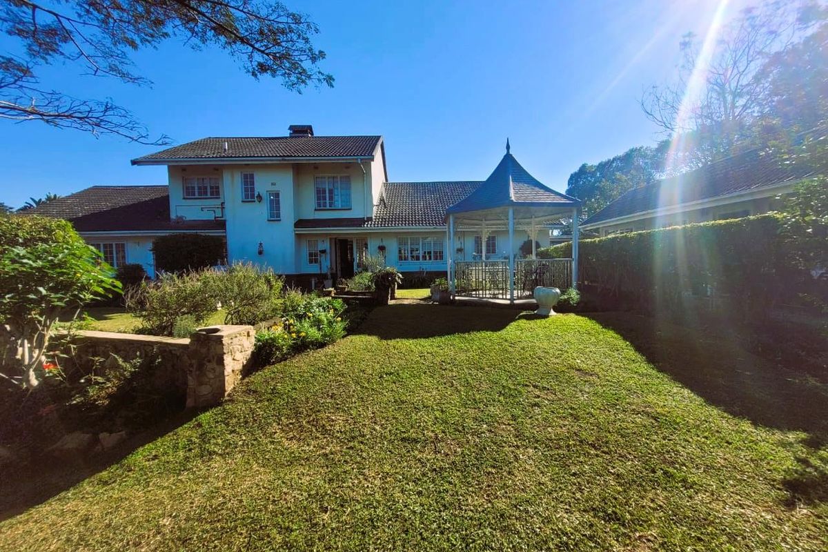 Charming Double-Volume 2-Bedroom Home with Study – Available to Rent - Photo 2