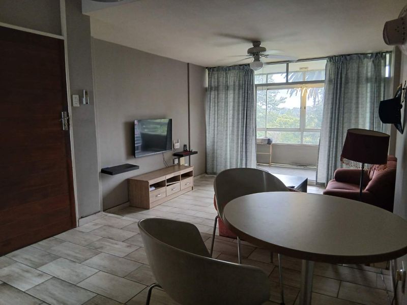 Fourth Floor Apartment with views for sale - Photo 4