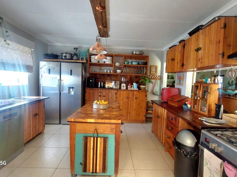 Coastal Living with Office, Flatlet & Pool for sale in Port Alfred - Photo 7