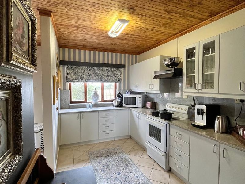 Game and cattle farm near Wilhelmstal, just 160 km from Windhoek and 200 km from Swakopmund. - Photo 5