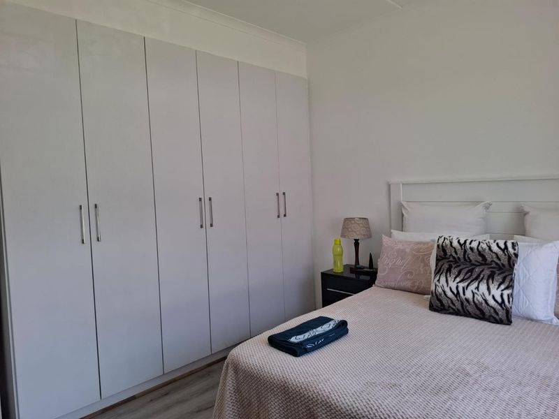 Invest Smart, live secure and stay central. - Photo 4