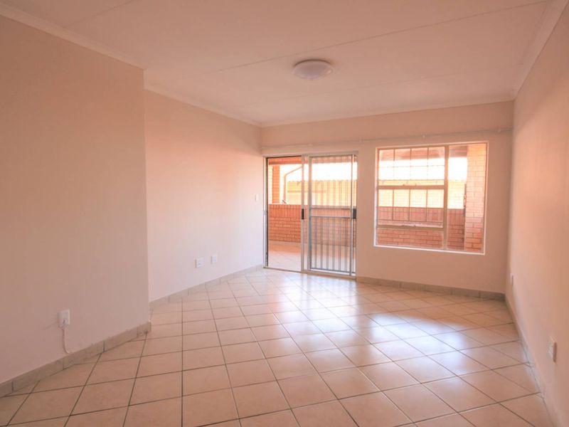 Loadshedding free area - A perfect lock up and go! - Photo 5