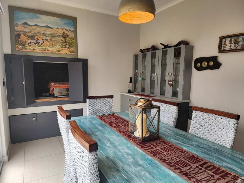 A beutiful family home in the sought-after area of ​​Sunbay in Henties Bay - Photo 2