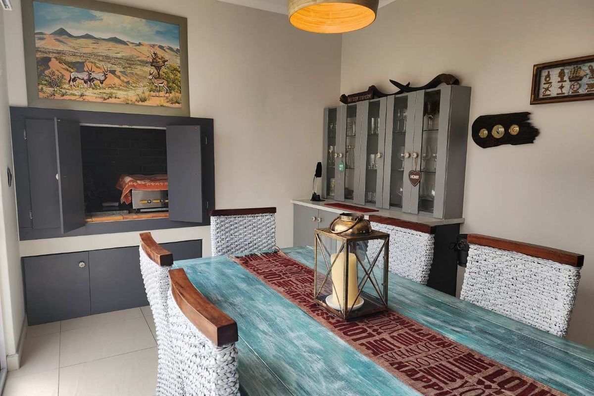 A beutiful family home in the sought-after area of ​​Sunbay in Henties Bay - Photo 2