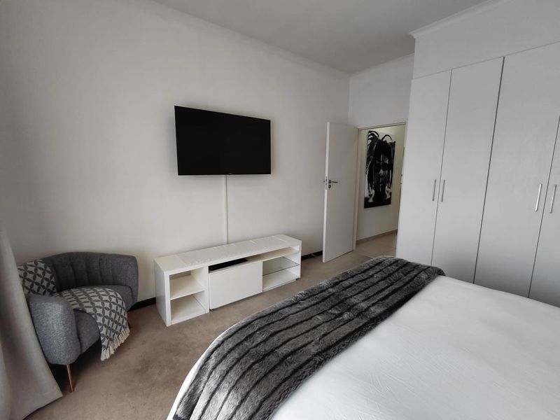 Modern 2-bedroom, 1 bathroom Apartment at Kengies Square - Photo 9