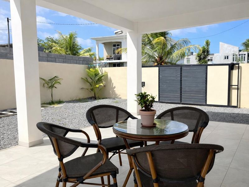 Contemporary Family Home – Grand Gaube, local market only - Photo 5