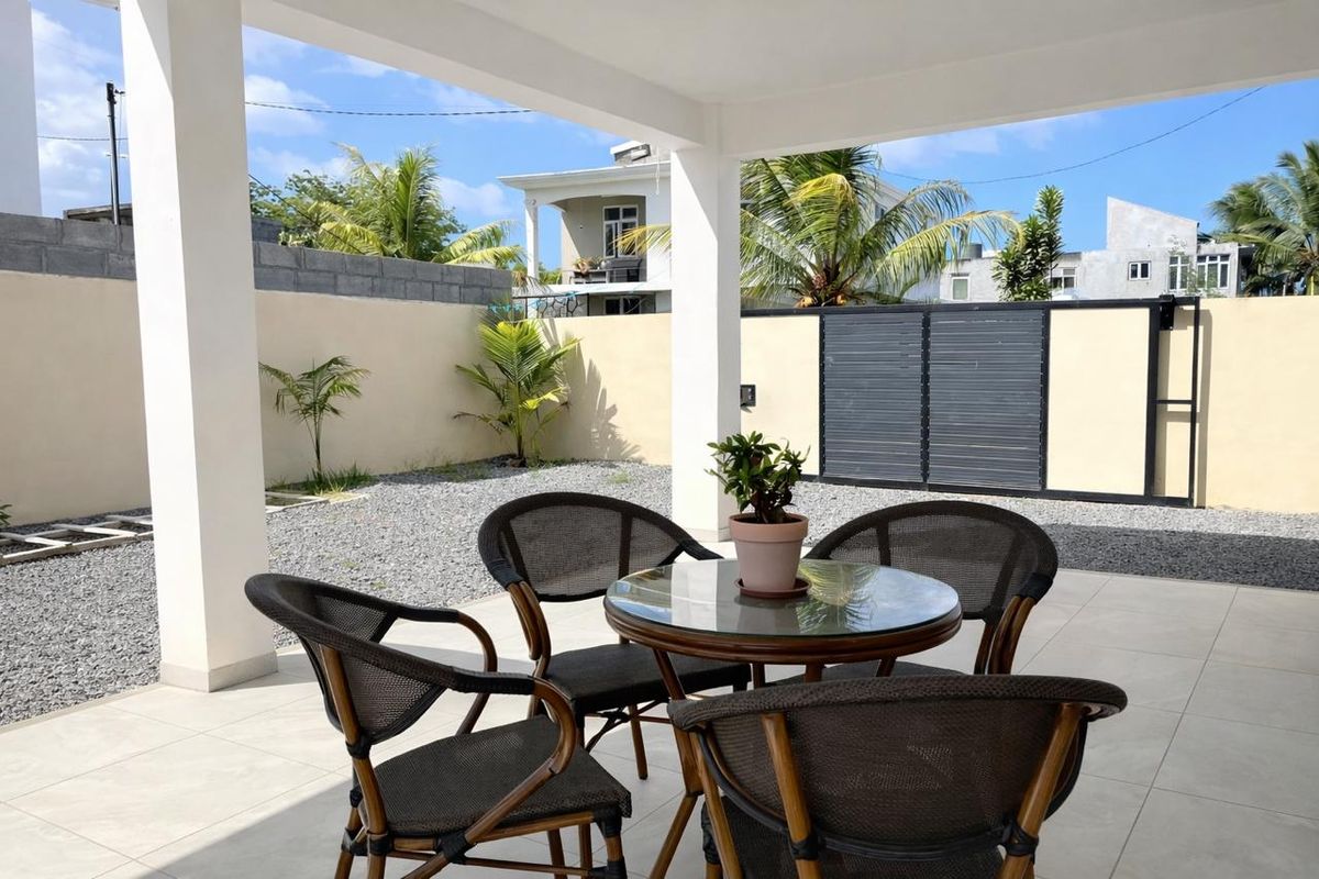 Contemporary Family Home – Grand Gaube, local market only - Photo 5