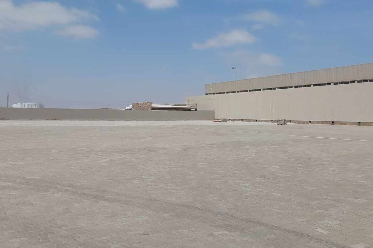To let 4196 sqm land Light Industrial - Photo 2