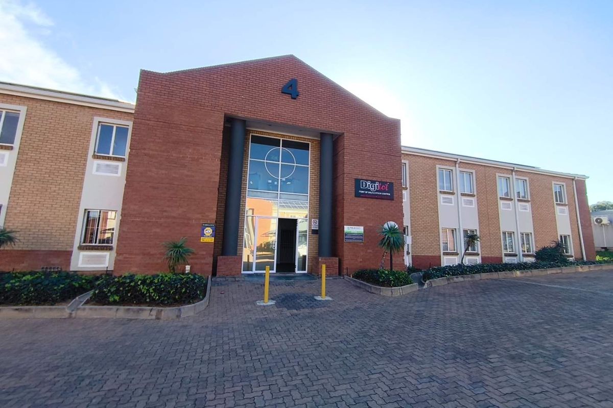 261m2 Office Space To Let in Midrand - Photo 5