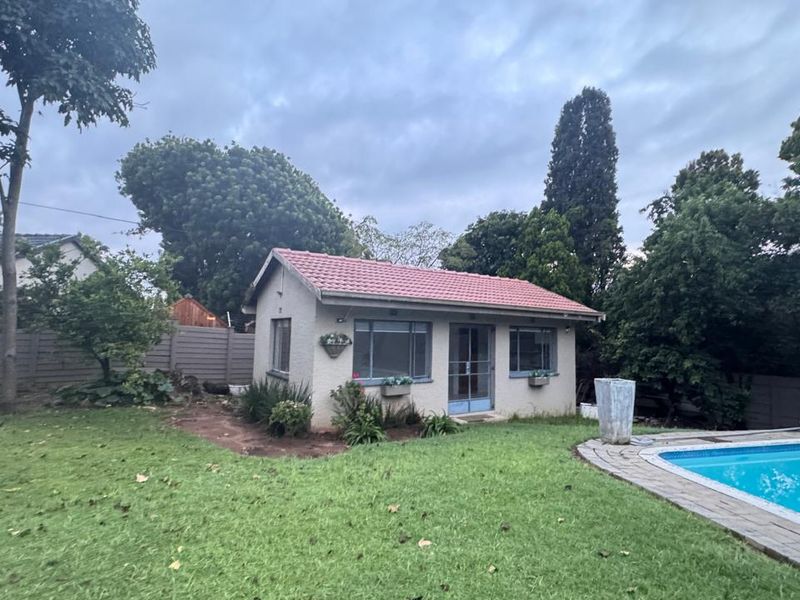 Charming 1-Bedroom Freestanding Cottage in Sought-After Randpark Ridge - Photo 10