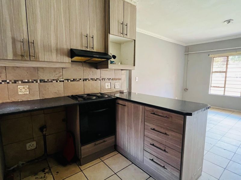 3 bedroom apartment in safe complex - Photo 3