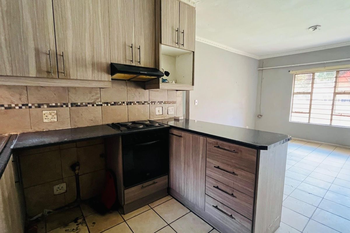 3 bedroom apartment in safe complex - Photo 3