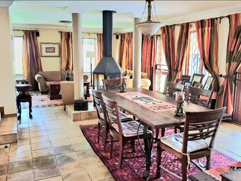 Elegant Family Home – Prime Location Adjacent to Bedfordview - Photo 9