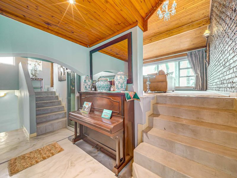 Beautiful and Well-Maintained Family Home for Sale in Beacon Bay – R 5 495 000 - Photo 6