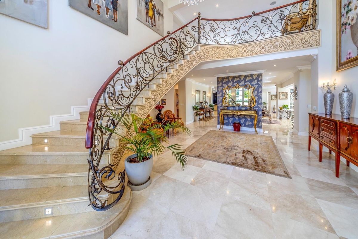 Elegant Four Bedroom Fully Furnished Home for Rent in Waterfall Country Estate - Photo 3