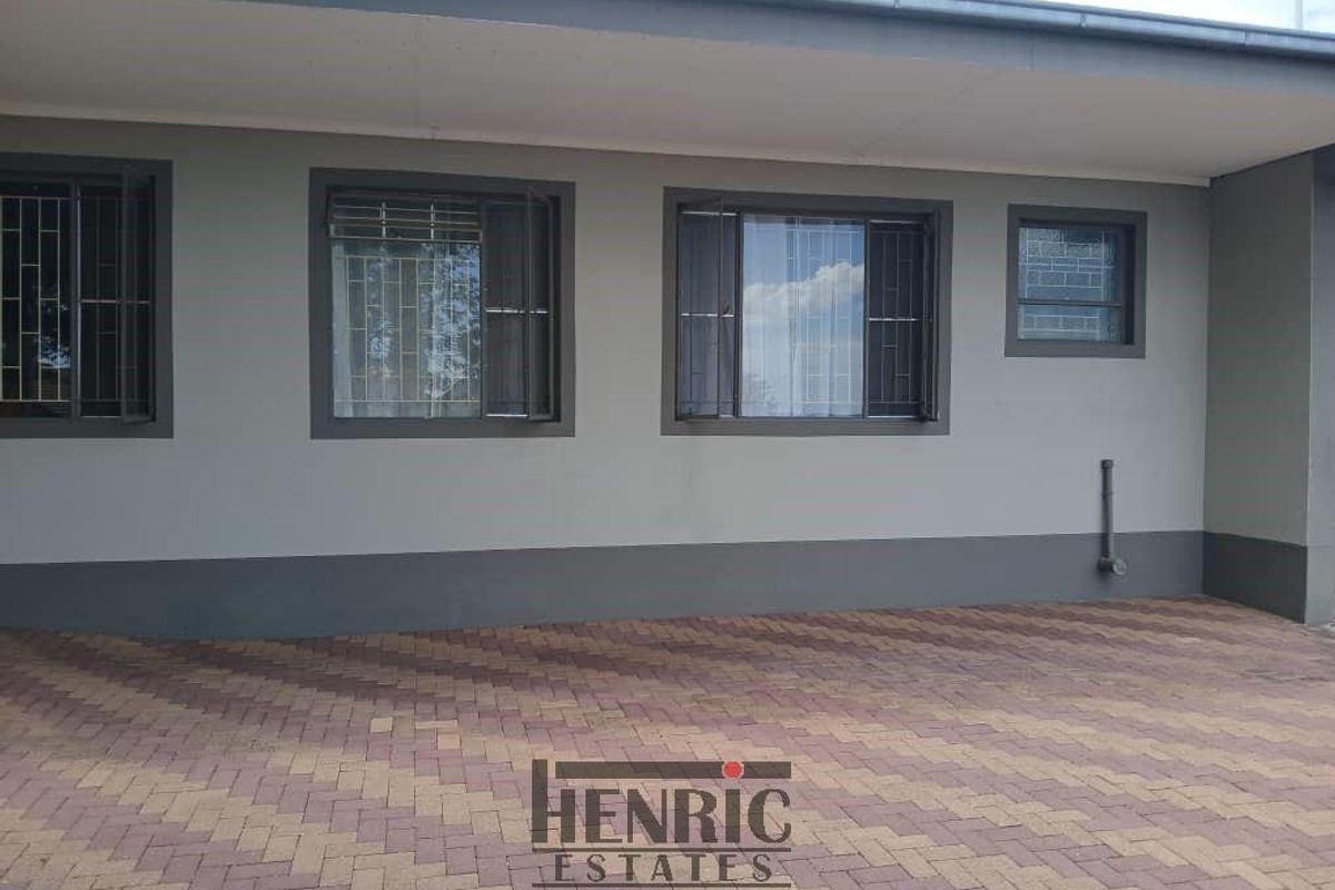 High Networth house - Photo 3