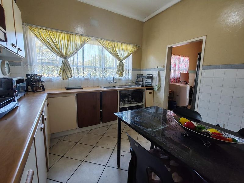 2 Hectare Small-holding with Family Home - Photo 6
