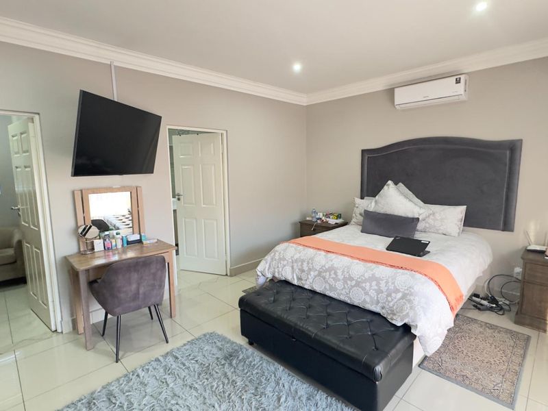 Elevated and Luxurious Living in Wild Olive Estate - Photo 10