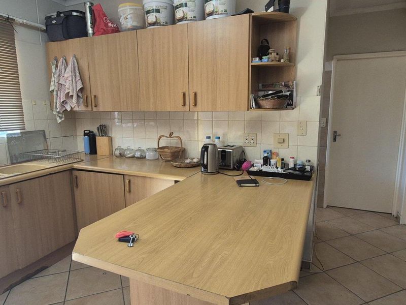 FOR SALE SPACIOUS 2 BEDROOM UNIT IN EROS - Photo 4