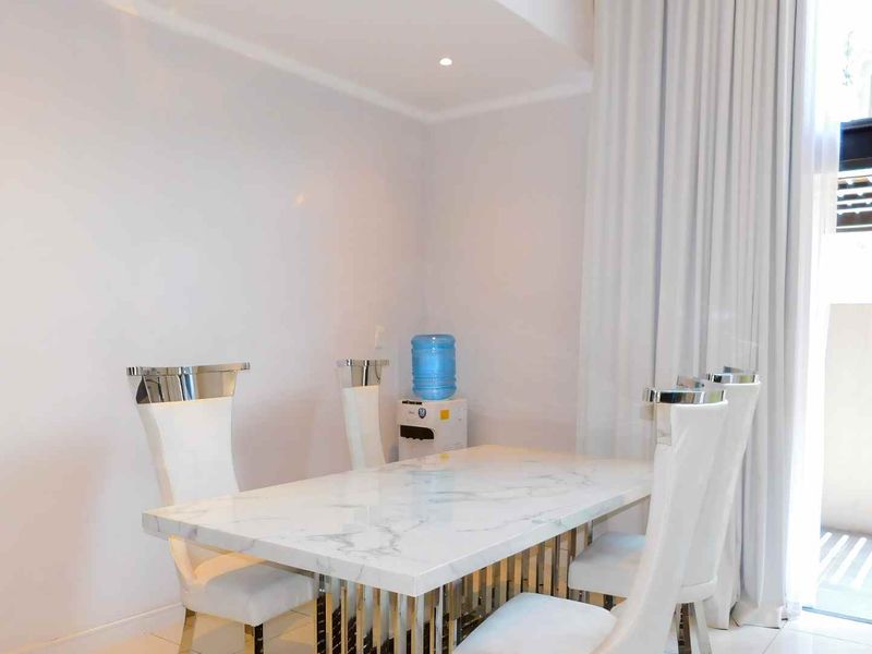 4 Bedroom cluster in Bryanston - Photo 4