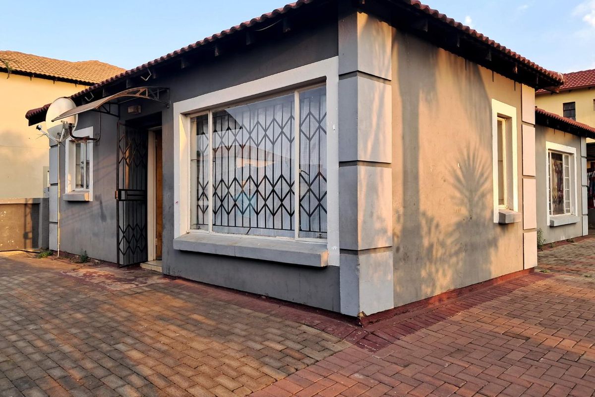 3 Bedroom House For Sale in Nkwe Estate - Photo 3