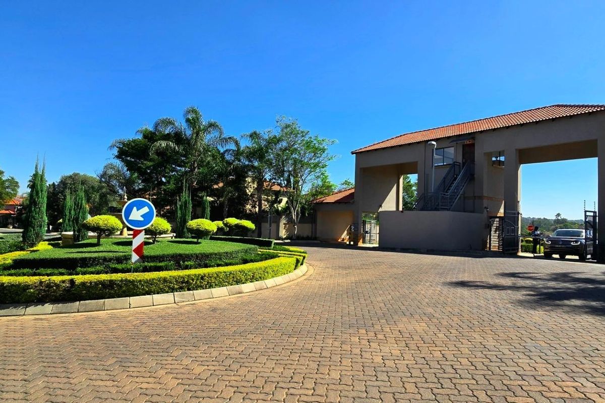 From The Perfect Retreat to Entertainers Dream & Everything In Between. - Photo 2