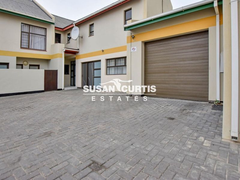 4 BEDROOM TOWNHOUSE IN SWAKOPMUND CENTRAL IS FOR SALE - Photo 7