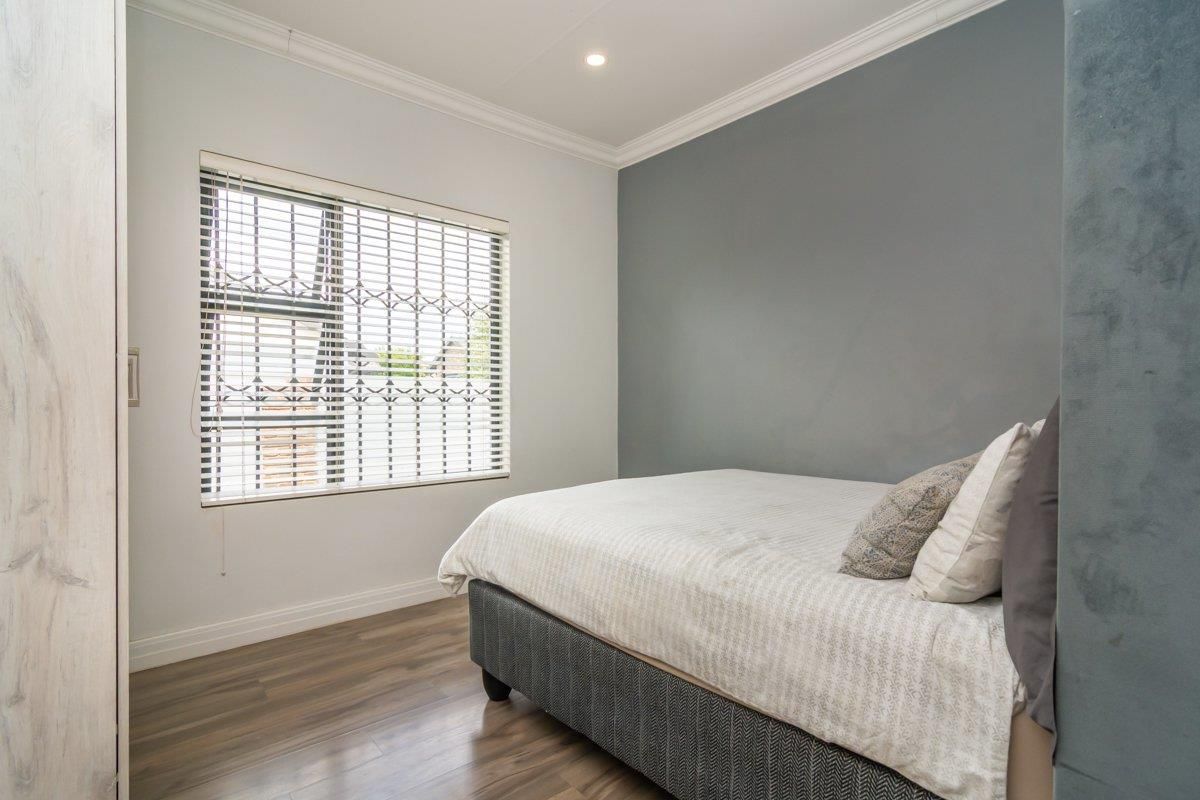 Modern Family Home for Sale – Secure Estate Living - Photo 4