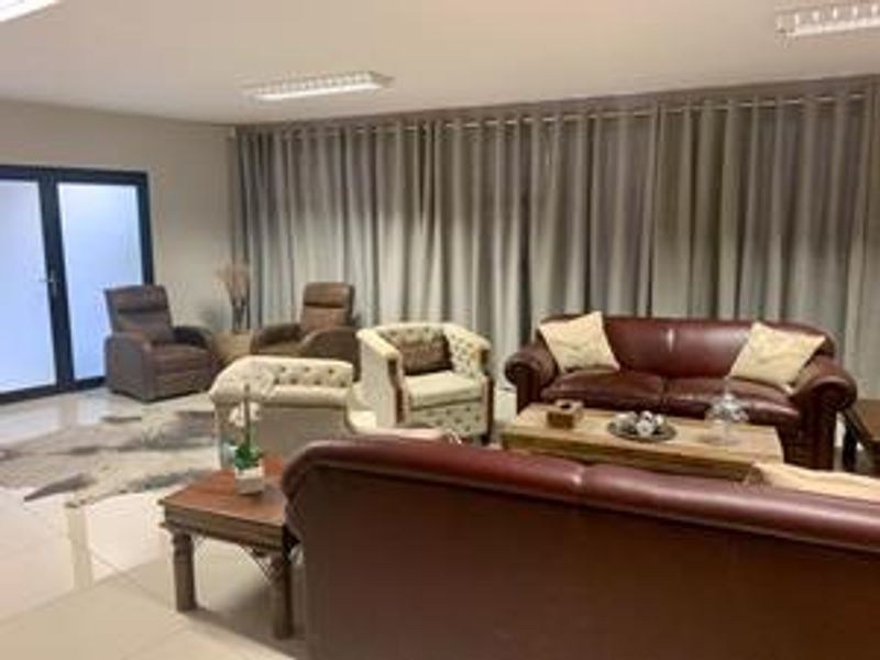 A-Grade Warehouse - For Sale -  AS INVESTMENT - Photo 3