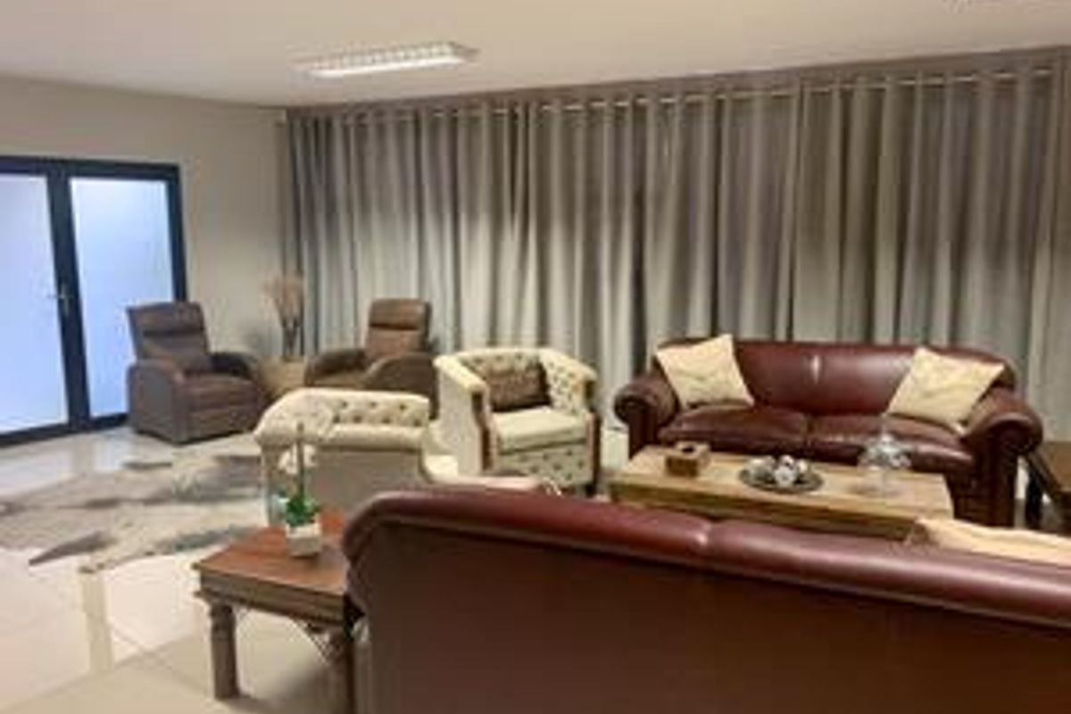 A-Grade Warehouse - For Sale -  AS INVESTMENT - Photo 3