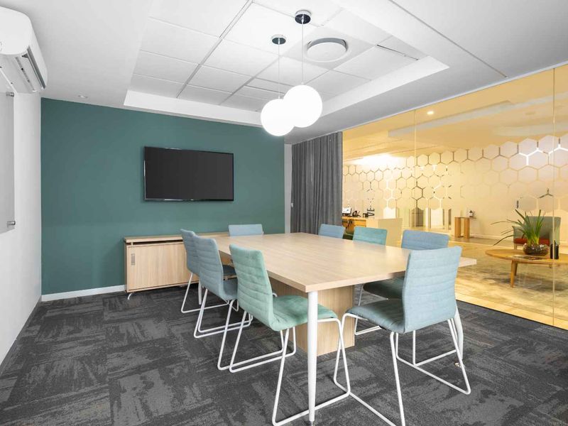 Book serviced office space for businesses of all sizes in SPACES Sunclare - Photo 6