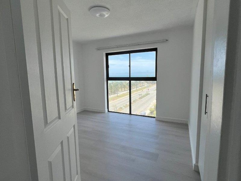 VIEWS and 2 Secure basement parkings!! - Photo 10