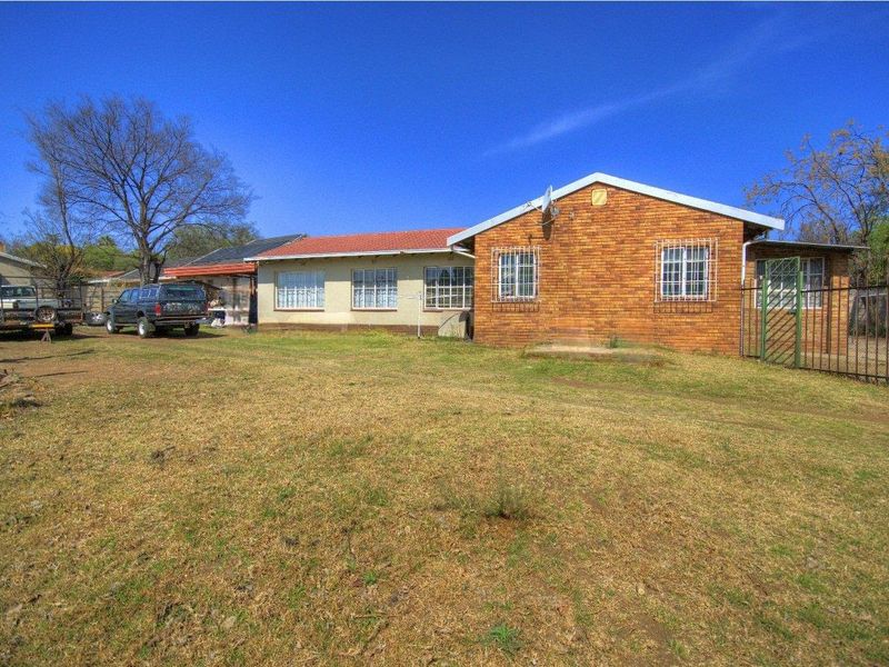 Investment opportunity or Multi family commune - Photo 2