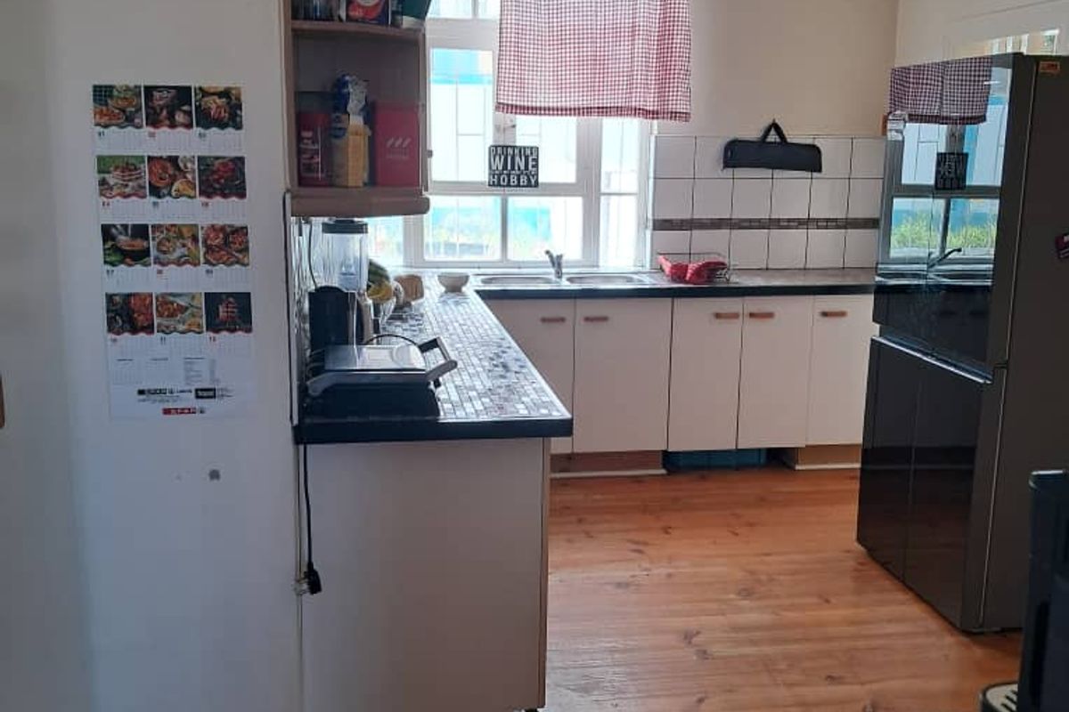 FOR SALE - CHARMING 3-BEDROOM HOME IN LÜDERITZ - Photo 2