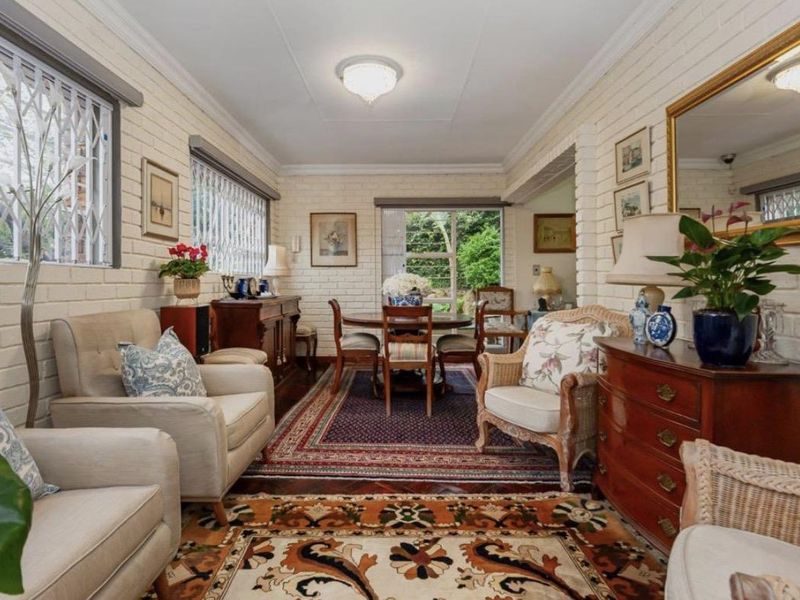 A Private Garden Duplex Offering Exceptional Space, Style, and Modern Convenience - Photo 6