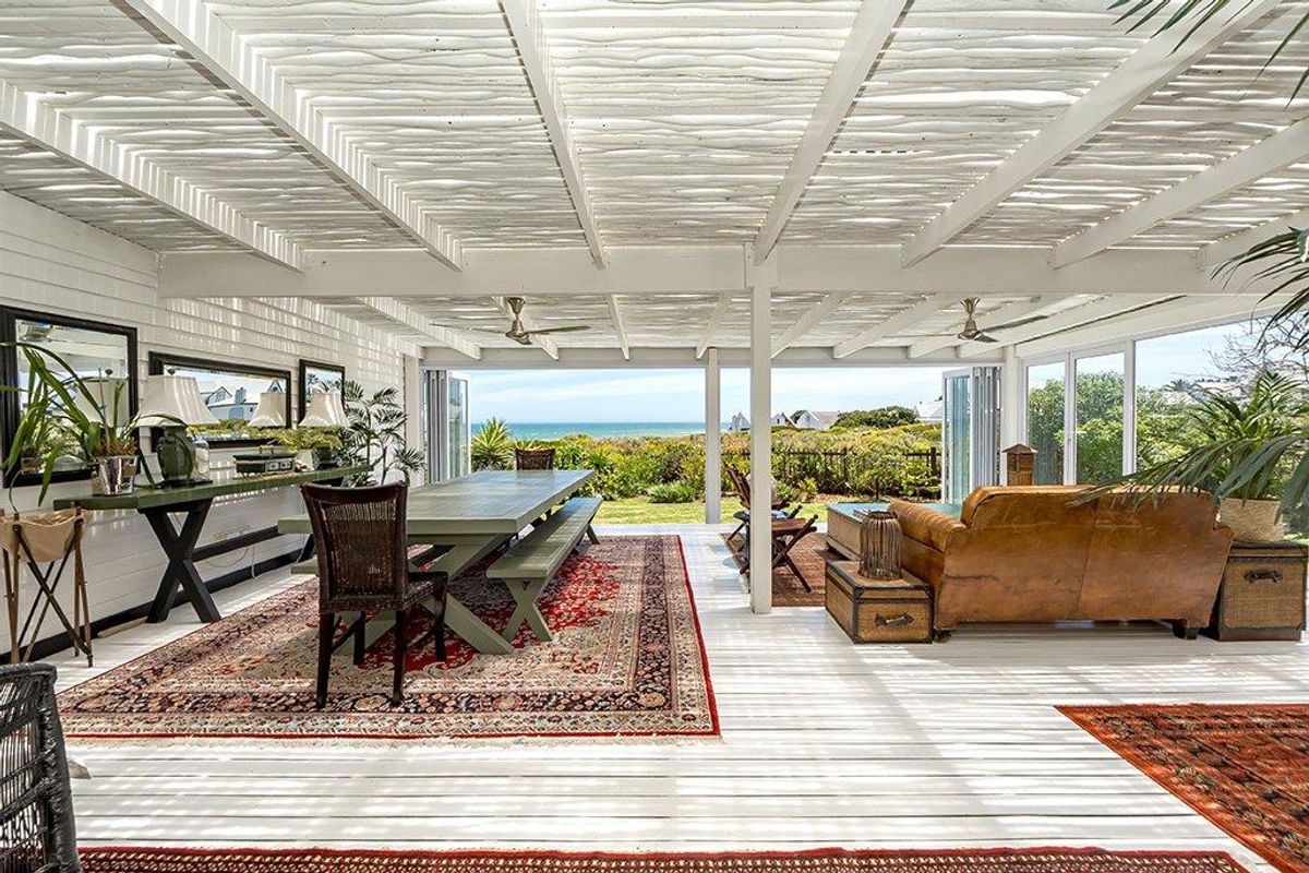 WHERE LUXURY MEETS THE OCEAN - Photo 5