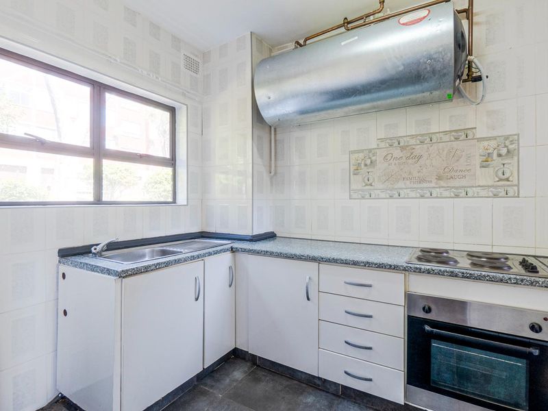 Spacious unit with sea and river views - Photo 8