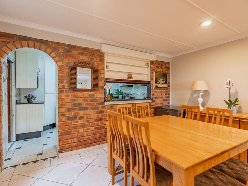 Stylish 2-Bedroom Duplex | Lock-Up-and-Go Living | Ocean Views & Stunning Sunsets - Photo 10