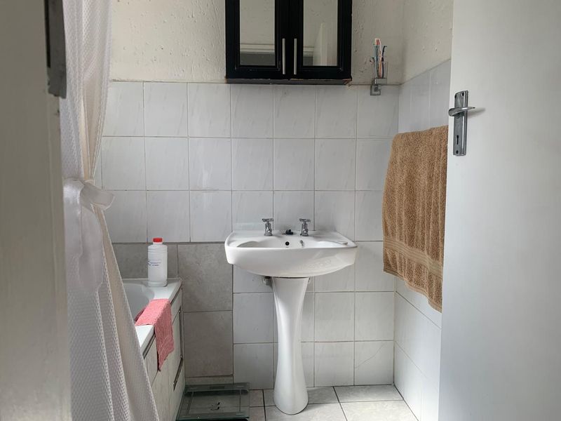 Perfect Blend of Style, Comfort, & Convenience - Photo 10