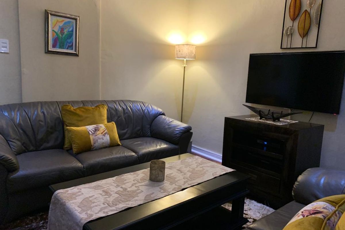 Fully furnished 1 Bedroom Cottage To  Let - Close to Melrose Arch - Photo 3