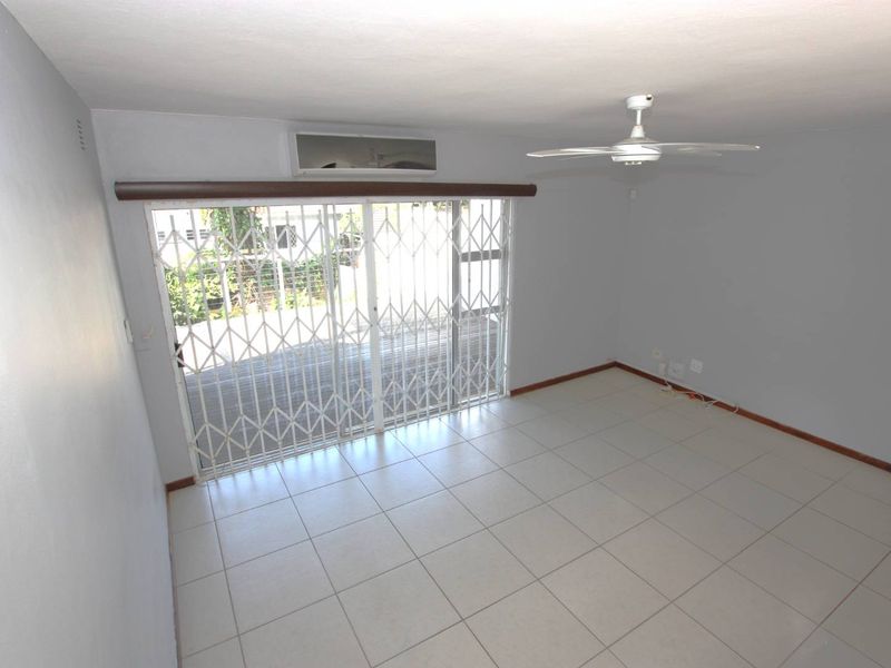 Hendra Estates - Stunning Townhouse For Rent In Prime Umhlanga Rocks! - Photo 10